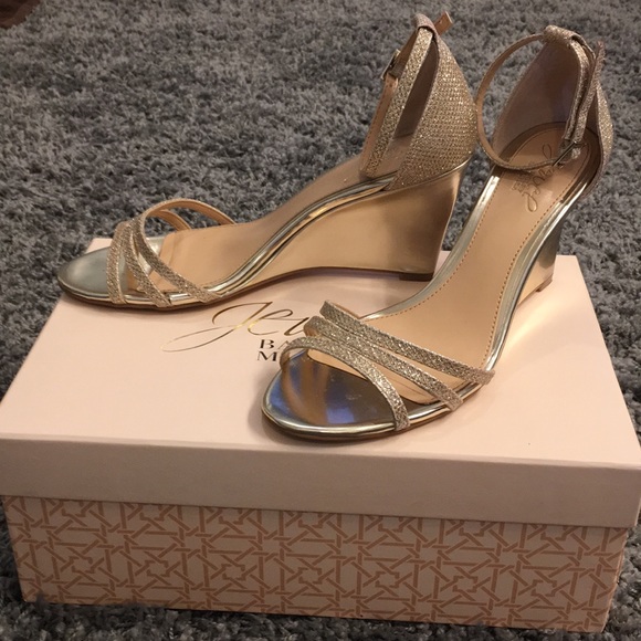 jewel badgley mischka antonette wedge sandal